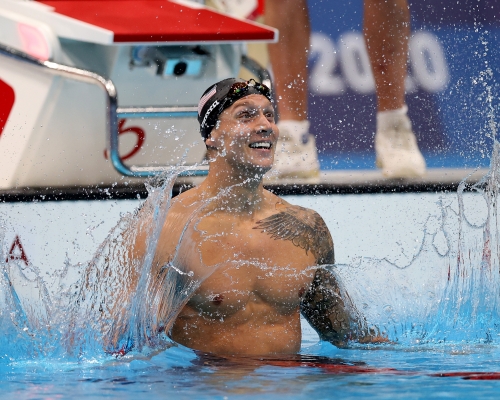 积素夺男子50米自由泳金牌。网上图片
