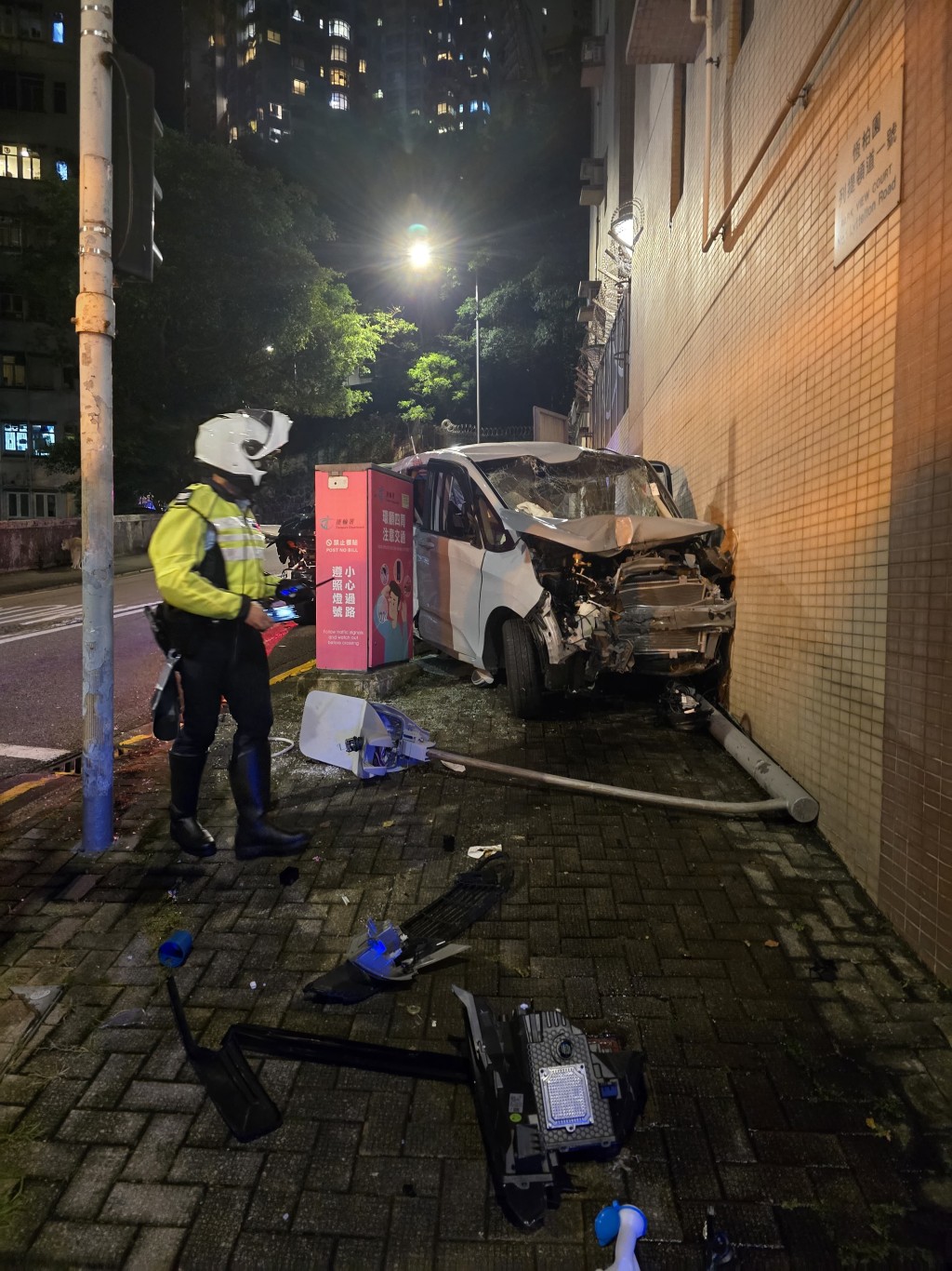 兩車車頭嚴重損毀。徐裕民攝