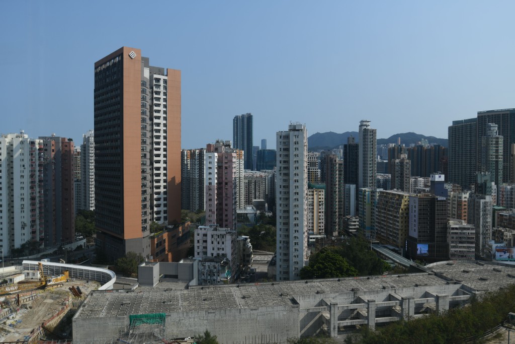 單位外望何文田一帶市景。
