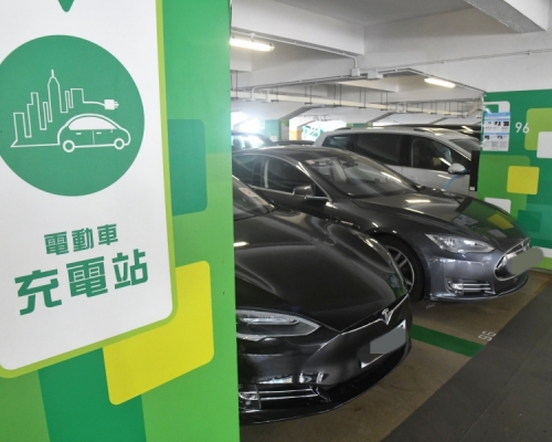 黃錦星表示,本港的電動私家車比率為2.2%,屬亞洲第二。 資料圖片