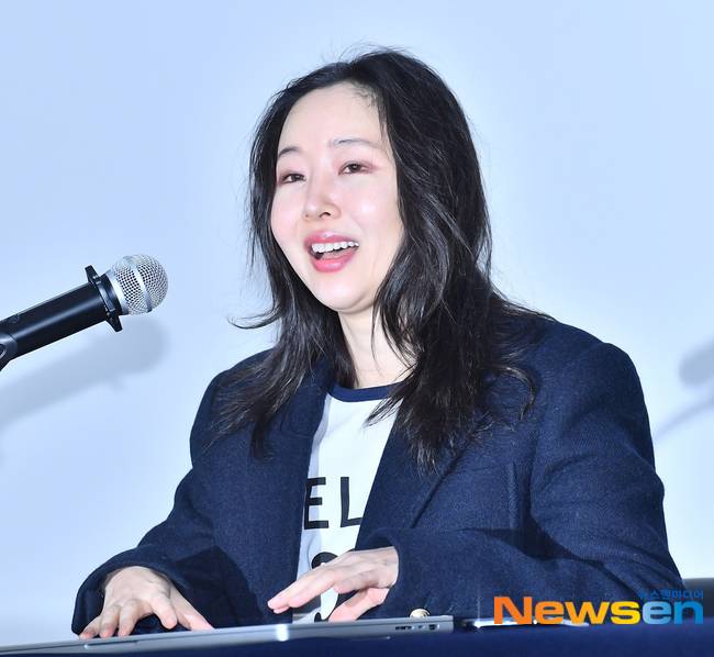 閔熙珍表示願意以放棄賠償為條件,換取HYBE終止一切民事與刑事訴訟。 閔熙珍表示願意以放棄賠償為條件,換取HYBE終止一切民事與刑事訴訟。