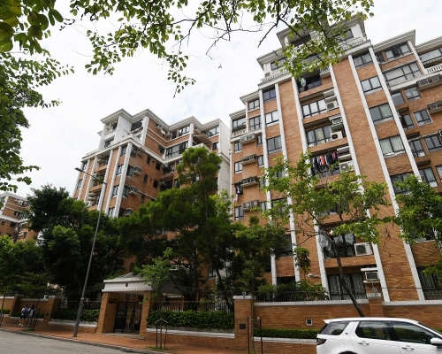 居住九龍塘的女友帶男友見家長後,對方因家境懸殊而自卑。資料圖片