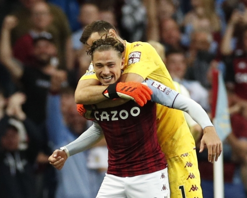 馬迪卡殊助攻助守，是維拉右路強助。Reuters