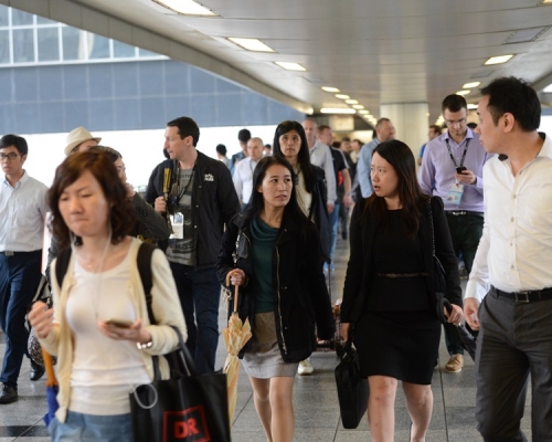 調查顯示港人身分認同是08年以來最高。