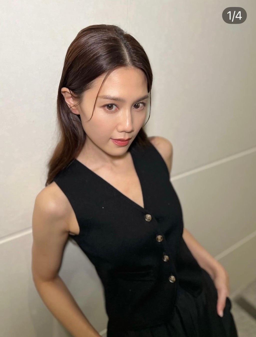 對於旗下藝人周秀娜近日被富商李家誠入稟控告，指她誹謗及騷擾，古仔表示：「無回應。」