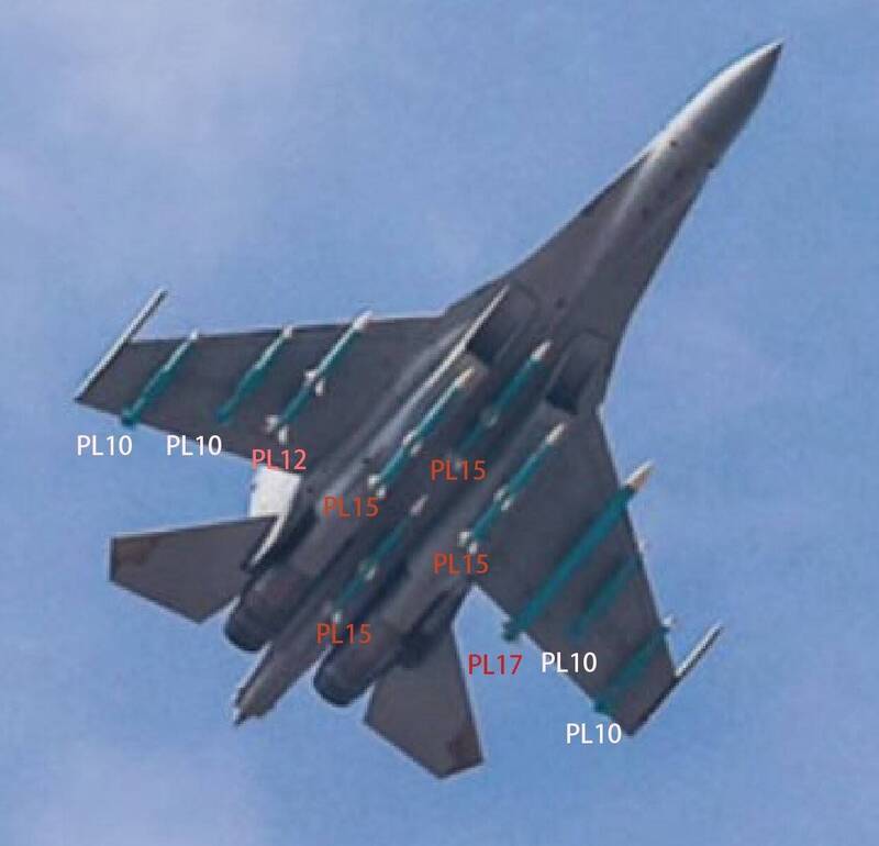 歼-16疑在左翼下挂载新型「霹雳-17」超视距对空导弹。社交平台X