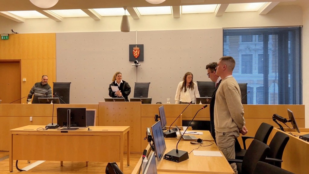 4月25日，瓦格納前指揮官梅德韋傑夫在律師陪同下於挪威奧斯陸出庭應訊。 路透社