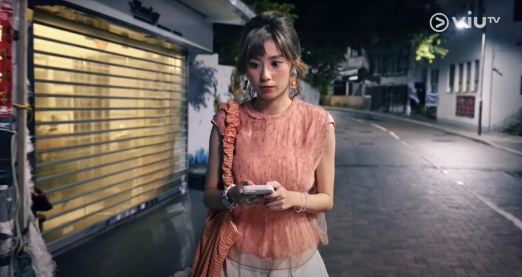 一名神秘人稱願意協助敏等人對付玄門正宗。 一名神秘人稱願意協助敏等人對付玄門正宗。