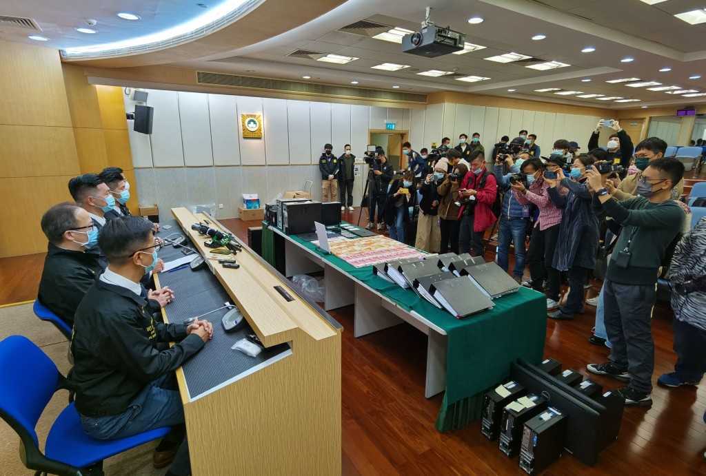 澳門司警當時見記者交代案情。資料圖片