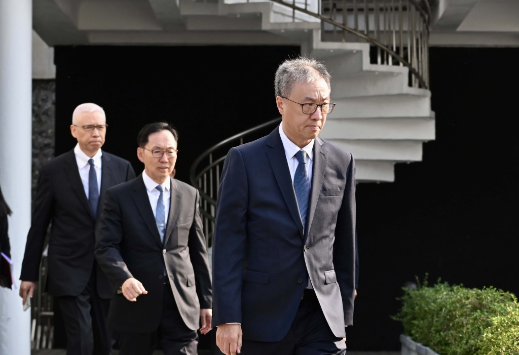 獨立委員會主席陸啟康法官。 獨立委員會主席陸啟康法官。