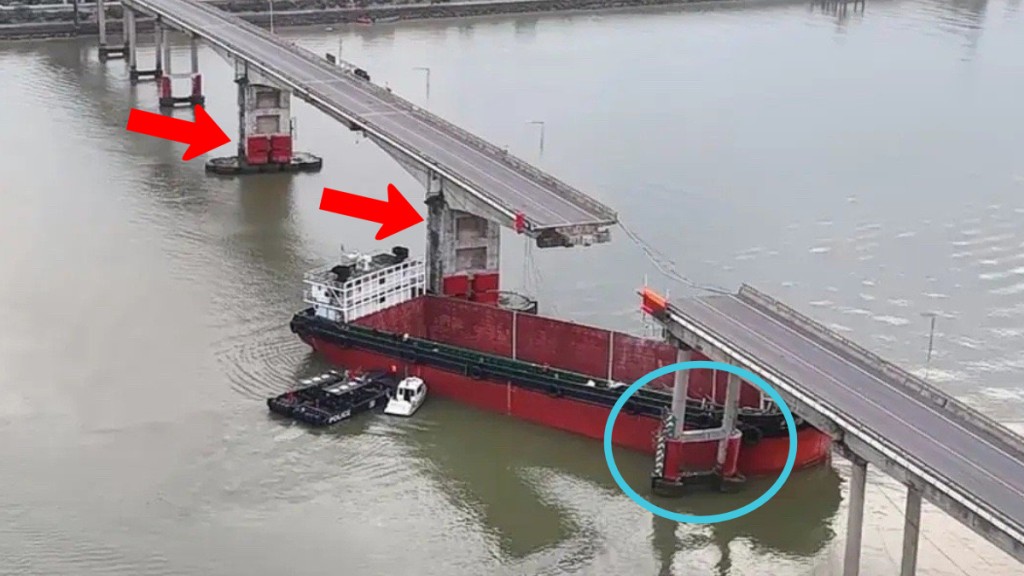 貨櫃員撞歪一組較幼的橋墩（藍圈），而較粗的橋墩（箭咀示）則完好。