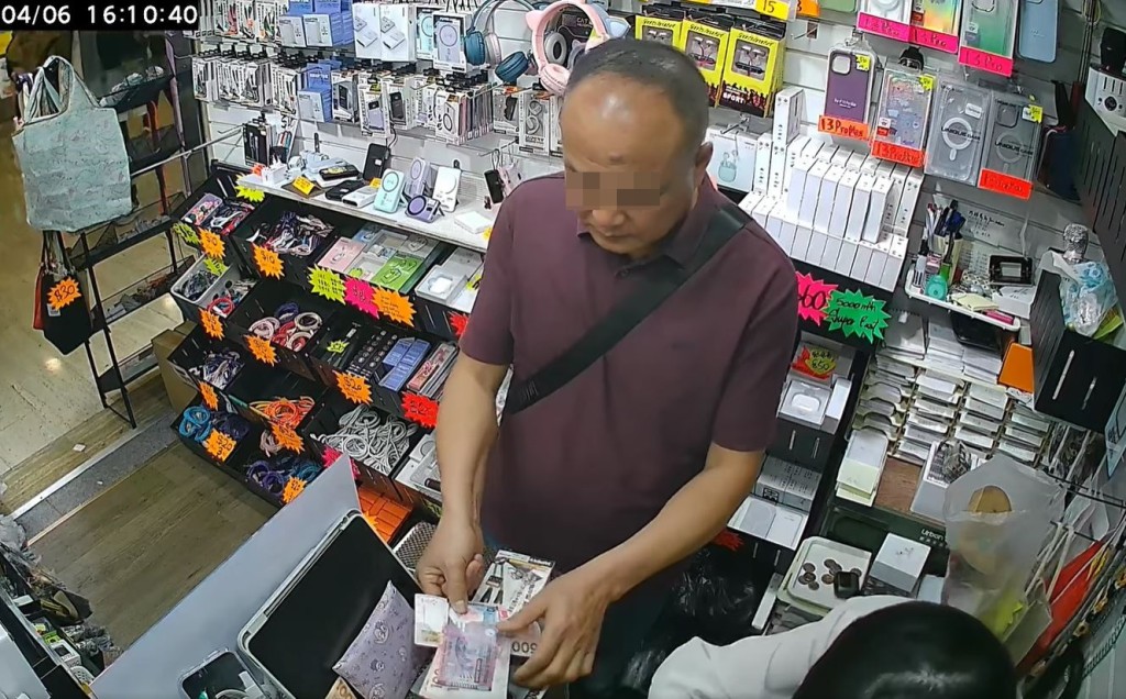 女店員找贖900多元。fb荃灣友影片截圖
