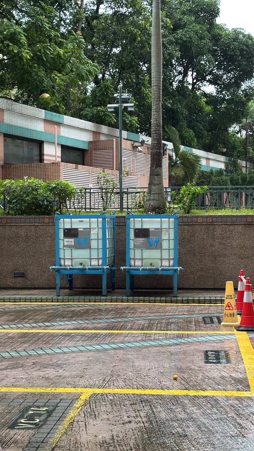 水務署已在受影響範圍設置水箱。 水務署已在受影響範圍設置水箱。