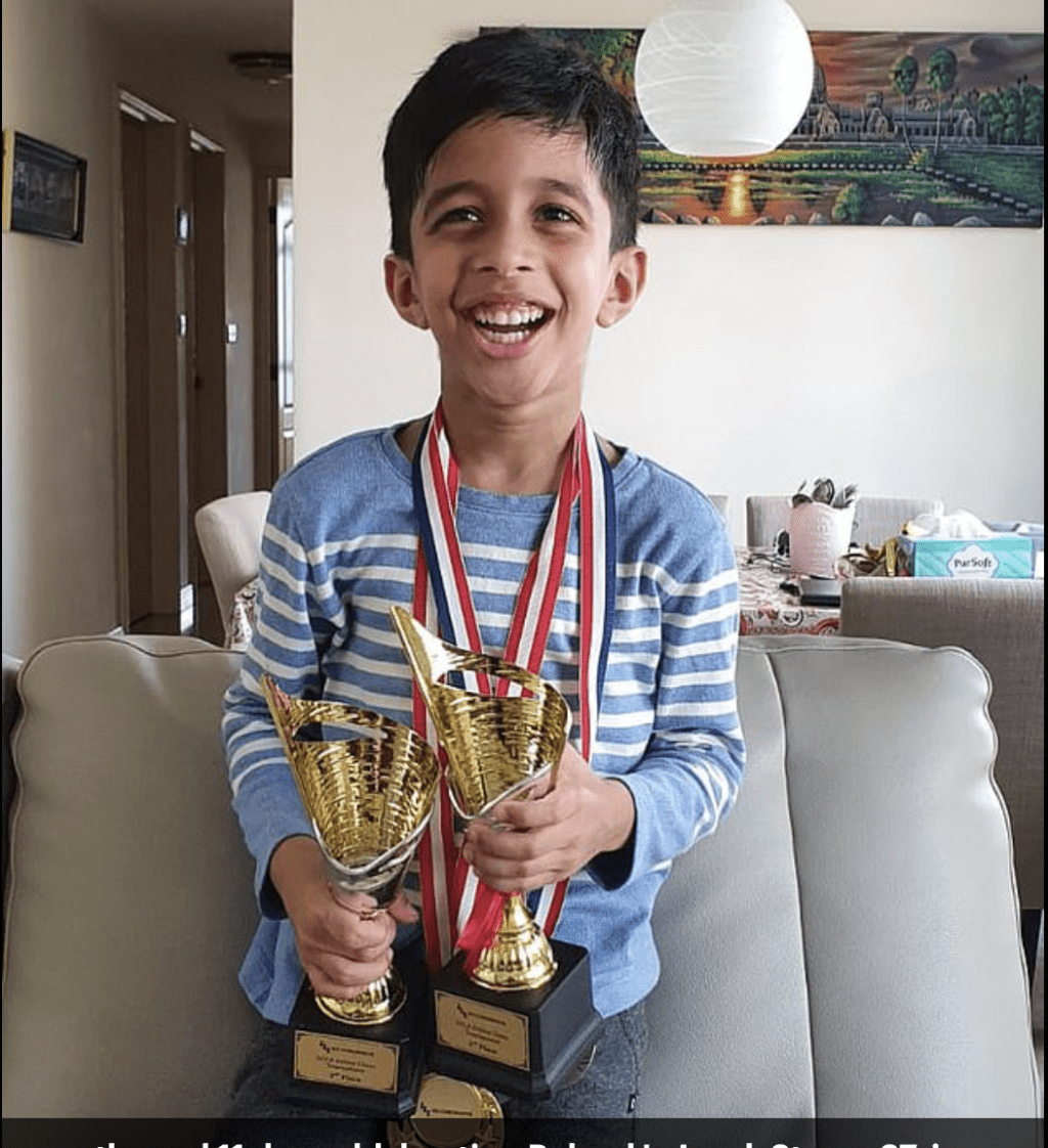 去年阿什瓦斯在東亞青年錦標賽8歲以下組別中，橫掃經典、快棋和超快棋三個冠軍寶座，一舉成名。Facebook/MindChamps Singapore