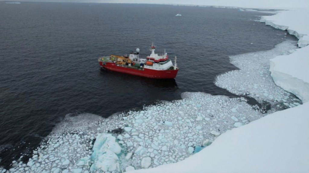 南极海冰的面积又减少。 路透