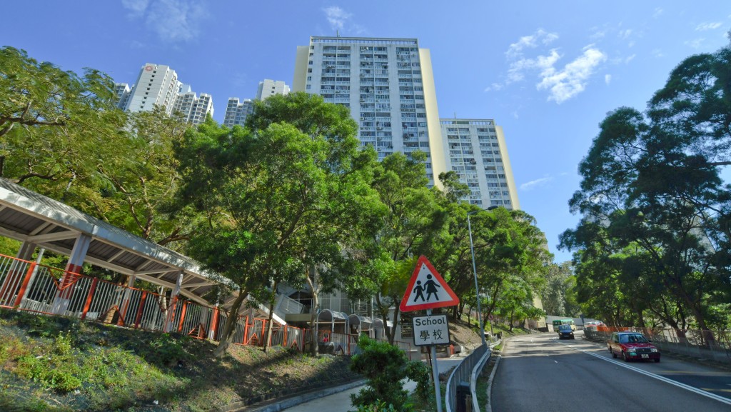 彩雲二邨中年婦疑家中失常揮菜刀 19歲兒子受襲頭頸受傷送院。資料圖片