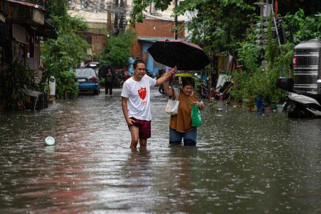 馬尼拉大水浸「汪洋一片」。 路透社
