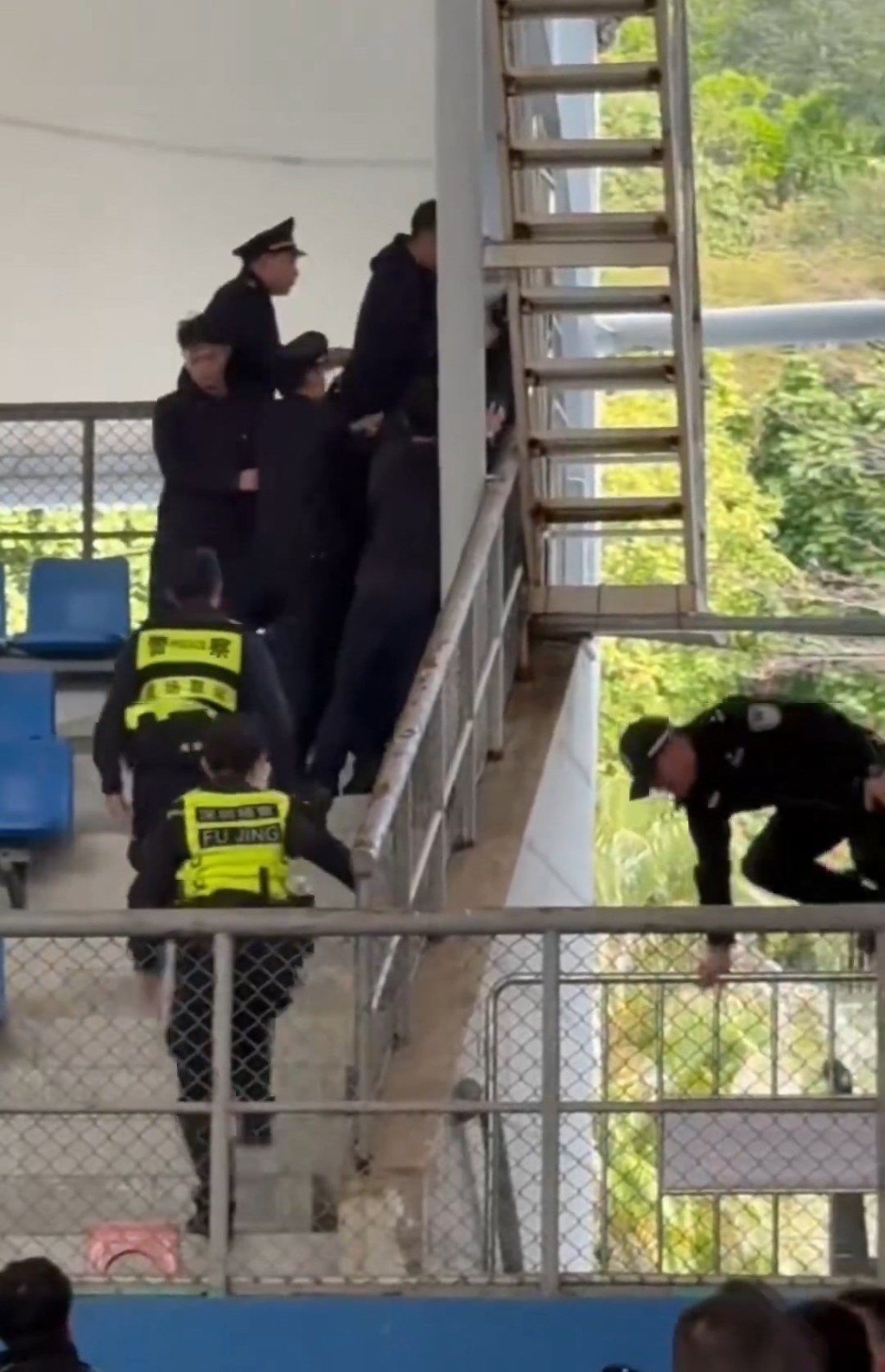 近日,不少黃金投資者在深圳維權。 近日,不少黃金投資者在深圳維權。