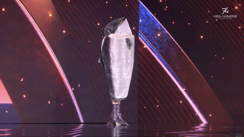 挪威小姐勒德蘭打扮成三文魚。X@banderaphl