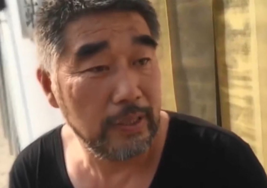 學生父親向學校控訴。　網上圖片