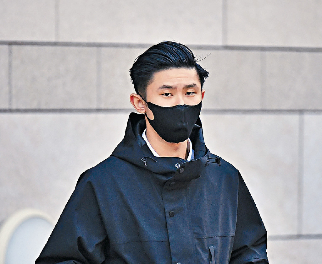 ■被告翟耀玮与其余3人因参与2019年11月理大事件时发起的「围魏救赵」行动而被控暴动等罪名。
