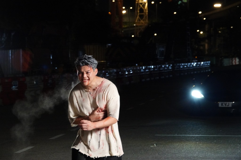 V的概念由Poki與導演共同構思，將自己投射於角色中。