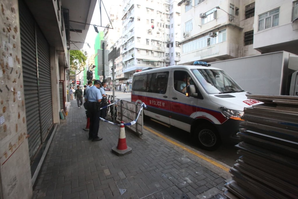 警方封鎖現場搜證。