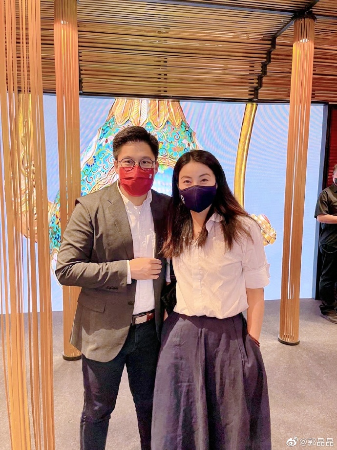 霍啟剛表示不經不覺第18次給太太過生日。