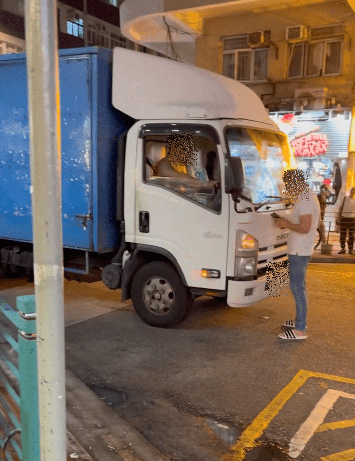深水埗福榮街發生街頭罵戰。fb：車cam L（香港群組）