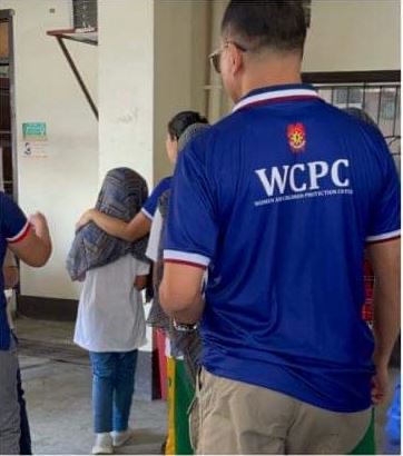 菲律賓國家警察婦女和兒童保護中心（PNP-WCPC）照顧獲救兒童。 澳洲聯邦警察