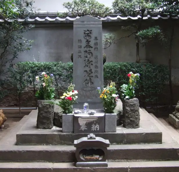 “平将门首冢”有许多恐怖传说。livejapan