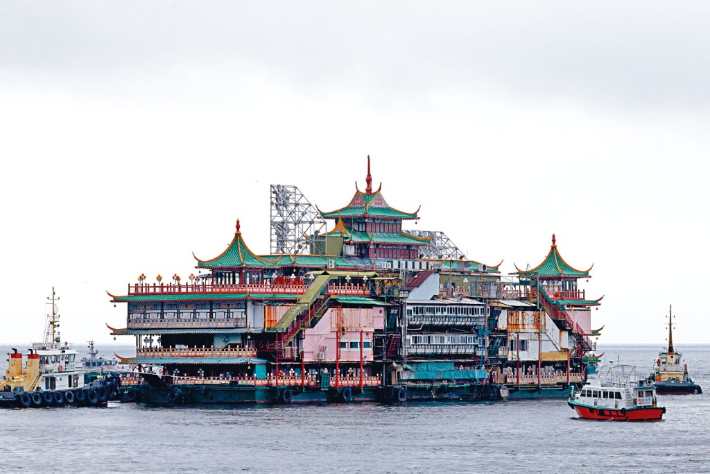 珍寶海鮮舫上周二離港後，駛至西沙群島附近水域發生事故。