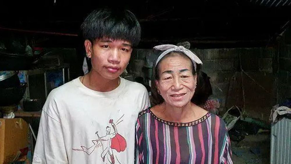 泰国一名19岁少年爱上大他37岁的妇人。