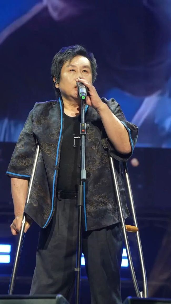 鄭智化繼續批評內地機場刁難殘疾人,引起網民反彈。微博 鄭智化繼續批評內地機場刁難殘疾人,引起網民反彈。微博