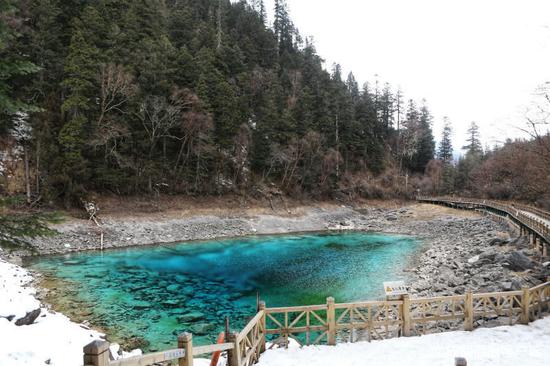 五彩池。網圖