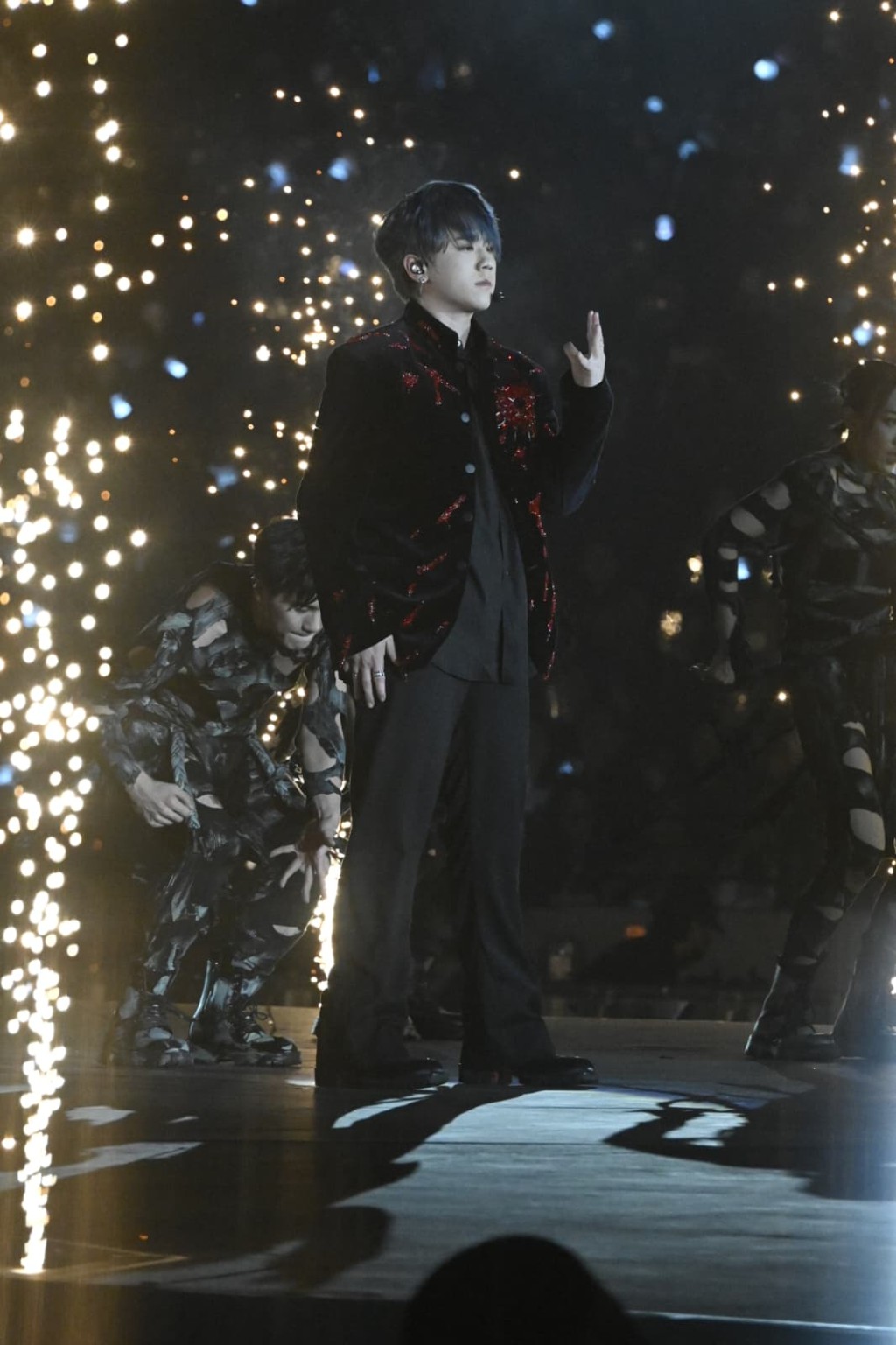 姜濤︰「今年無論自己或者大家，都經歷咗好多，有諗過推遲，唔做呢個騷……」