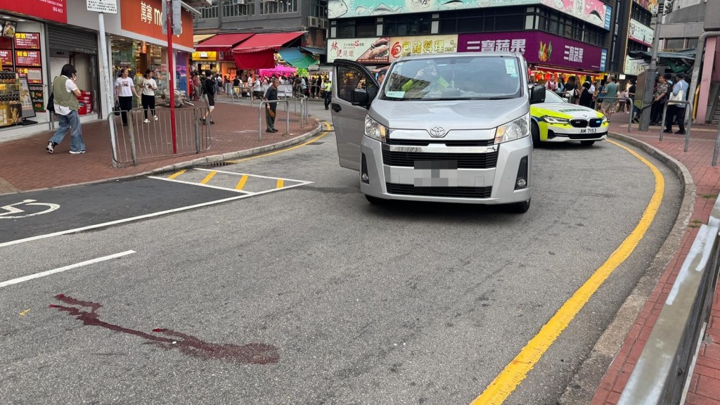 葵涌中年漢捱輕貨撞 頭破血流送院搶救