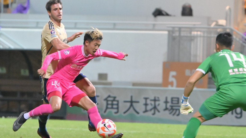 东方在菁英杯分组赛6:0破晋峰。 足总图片