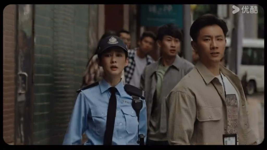岑麗香在《重案解密》演女警「嚴灼穎」由軍警升職為CID,調到重案組「杜凱斌」苗僑偉手下工作。 岑麗香在《重案解密》演女警「嚴灼穎」由軍警升職為CID,調到重案組「杜凱斌」苗僑偉手下工作。