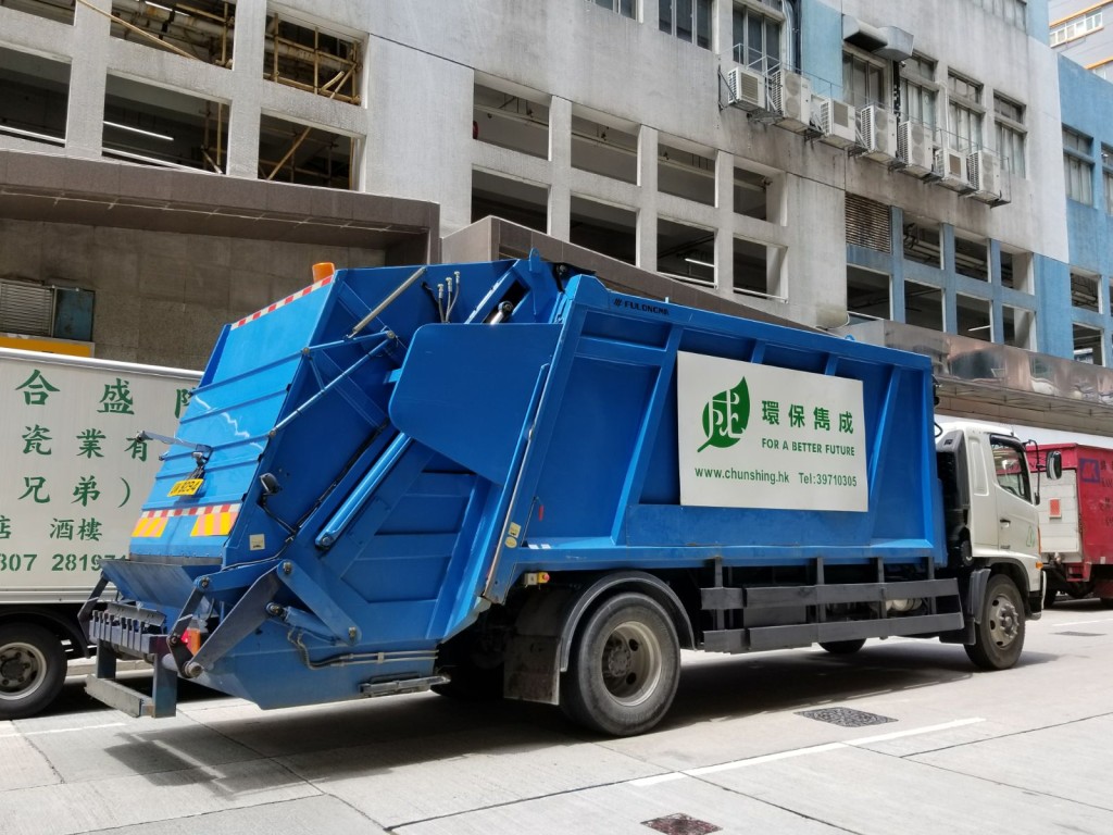 黃指出,市面仍有廢紙回收商接收廢紙。