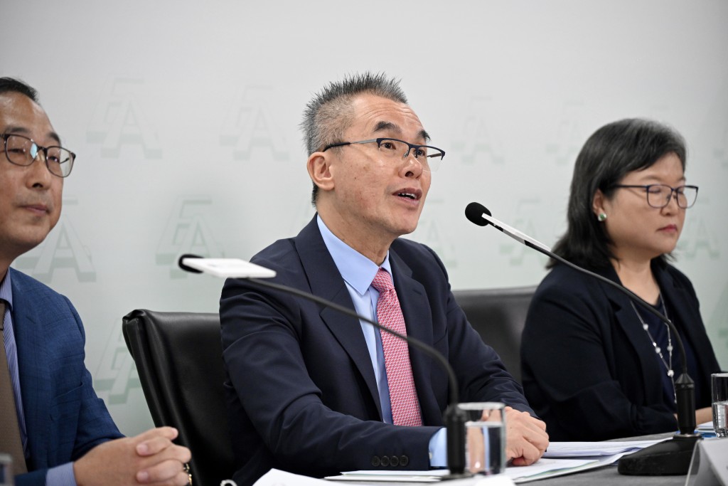 考評局公開考試總監麥勁生。蘇正謙攝 考評局公開考試總監麥勁生。蘇正謙攝