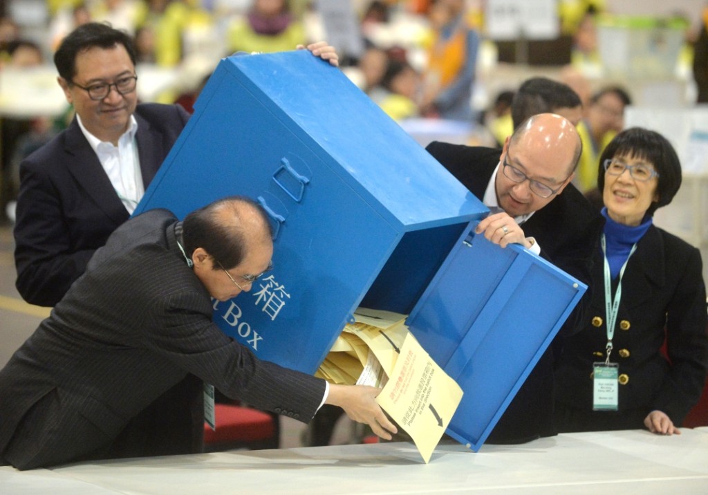 過去選委會主要工作是選出特首，未來選委會會擔任特區各項選舉的提名工作，同時又會選出較大比例的立法會議員。資料圖片
