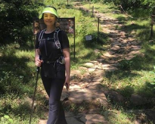 鍾楚紅表示，要改變大眾的消費模式，減少對地球的破壞，減輕氣候變化影響。微博圖片