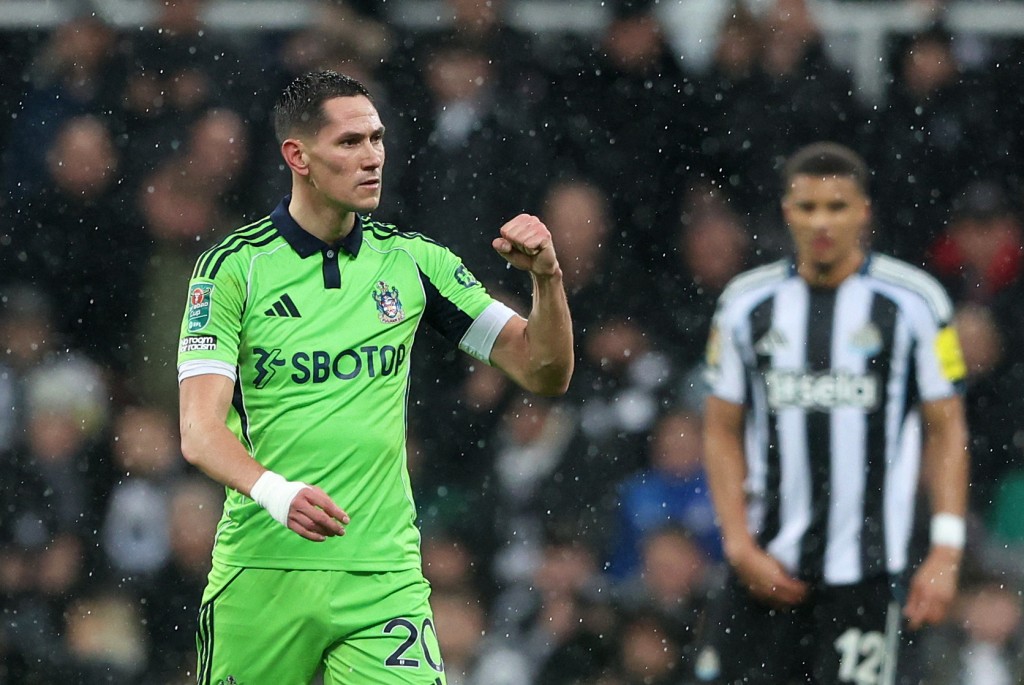 沙沙卢杰一度为富咸扳平。路透社