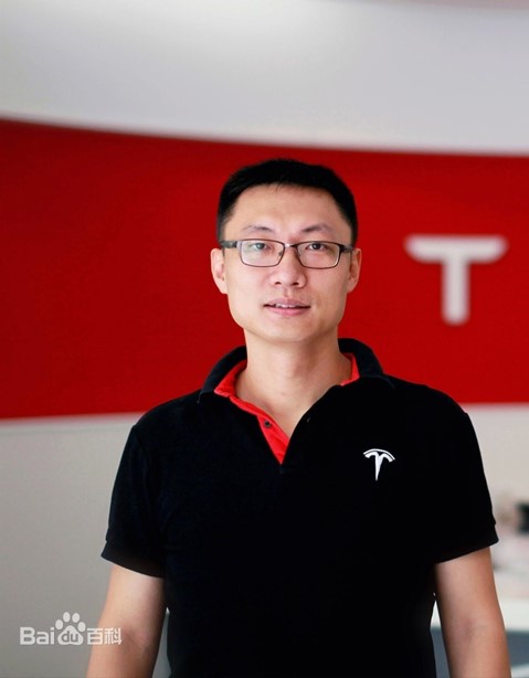 资料显示，朱晓彤2014年4月加入特斯拉汽车，担任特斯拉中国超级充电站项目总监。2014年12月接任特斯拉全球副总裁兼中国区总裁。
