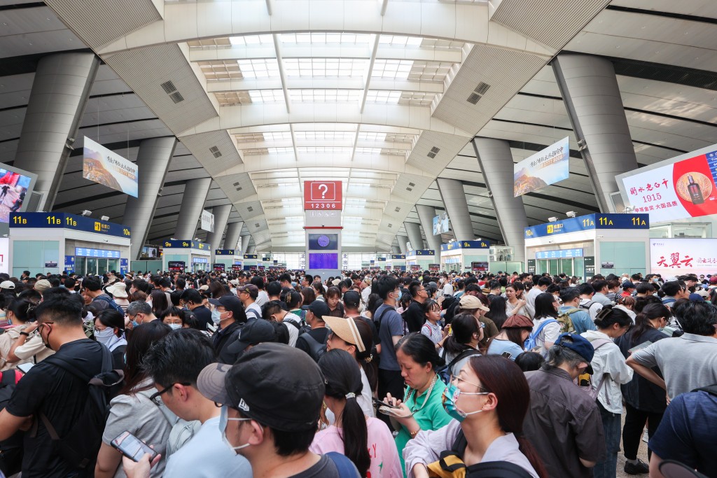 端午节假铁路载客4326万人次比2019年同期增长12.8%。中新社