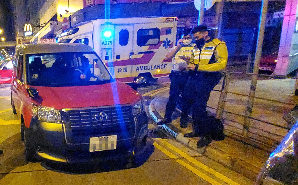 「小露宝」的士男司机受伤送院。