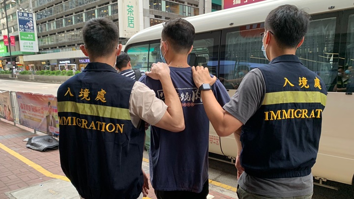 入境處一連四天在全港多處進行反非法勞工行動。政府新聞處圖片