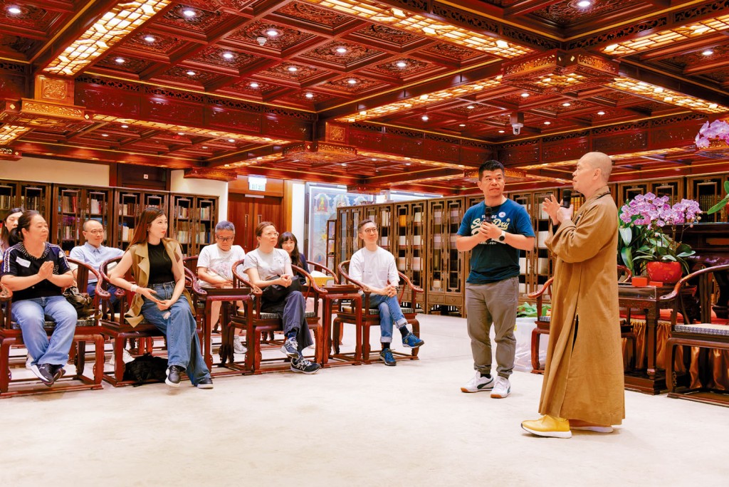 方丈淨因大和尚希望將寶蓮禪寺打造成中國的文化品牌。 方丈淨因大和尚希望將寶蓮禪寺打造成中國的文化品牌。