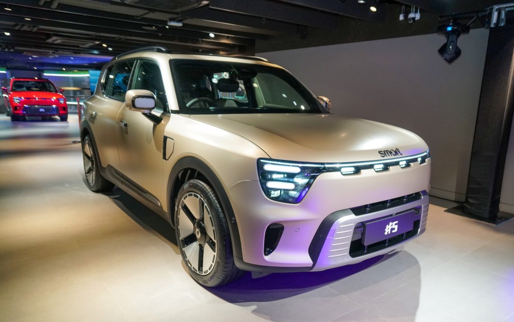 smart #5純電動SUV香港發表:採用100kWh鋰電的長續航Premium版則有358hp和373Nm,0-100km/h可於6.5秒完成。